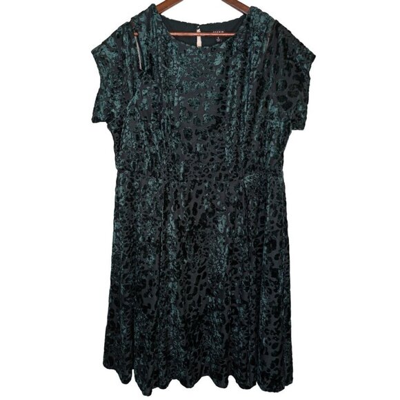 Torrid Velvet Burnout Babydoll Dress Size 3X Dark Green Whimsigoth Goth Cocktail - Picture 1 of 7